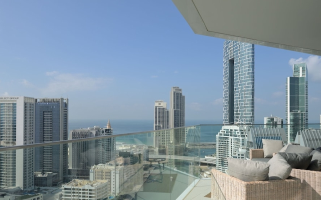 KOHH - 2BR in Stella Maris Tower