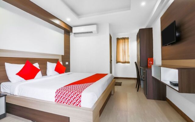OYO Flagship 22529 Elegance Inn