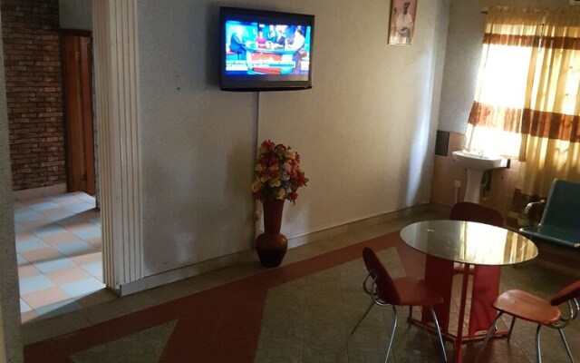 D'lor Suites Hotel