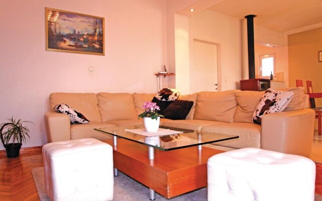 Stunning Home in Trogir With Wifi and 2 Bedrooms