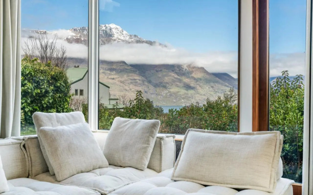 Sunshine Bay Lake Views