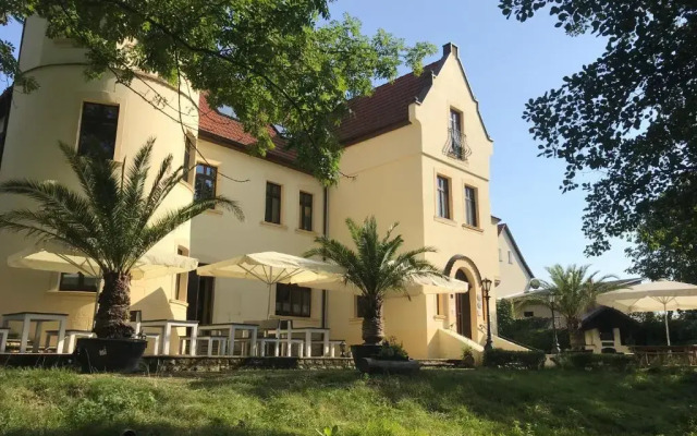 Parkschlößchen Maasdorf