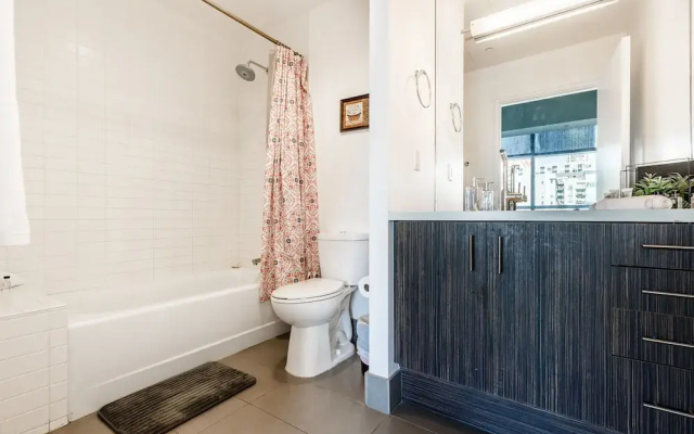 1br Furnished Apartment In Hollywood - Walk Of Fame 1 Bedroom Apts by RedAwning