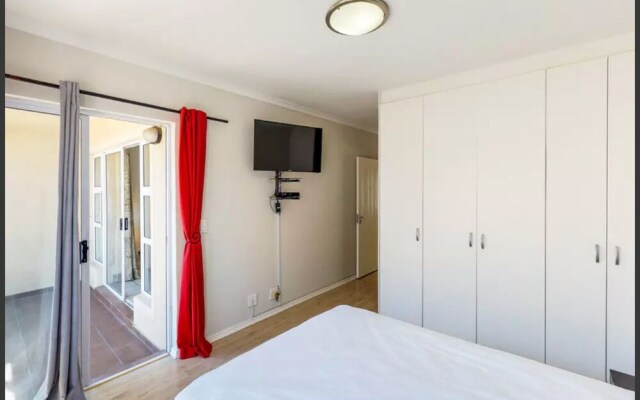 Knowles Big Bay Condo