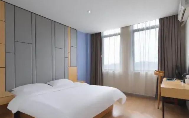 Super 8 Hotel (Shanghai Songjiang Chedun Movie City Nanyao Road)