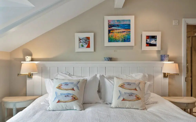 Country House Near Mawgan Porth, No Deposit