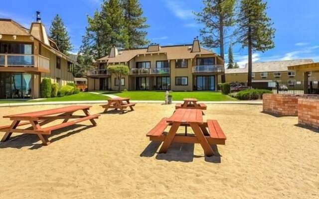 Bijou at the Lake - Amazing Lake Front Complex!