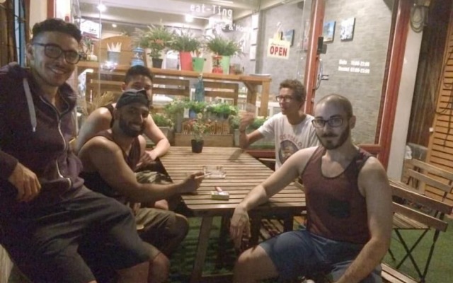 Eat - Ting Cafe and Hostel