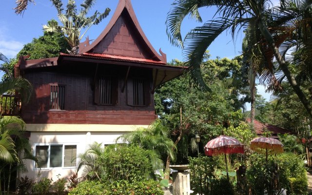 Ban Keaw Villas