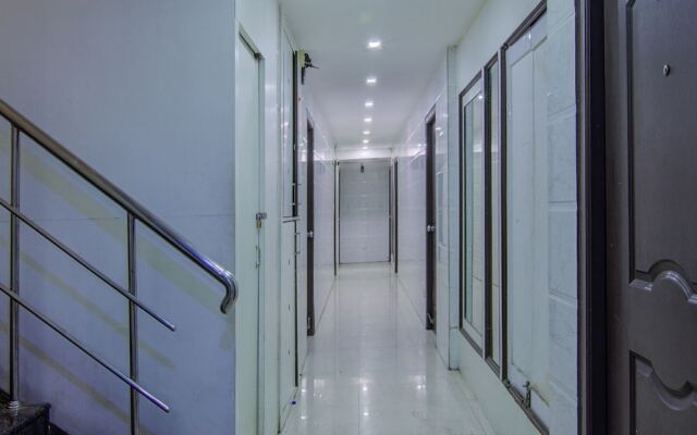 OYO Flagship 465 Vadapalani AVM Studio 2