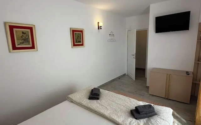 Serenity Apartments and Studios