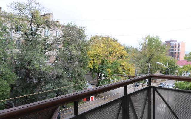 Apartments on 40 let Oktyabrya Avenue