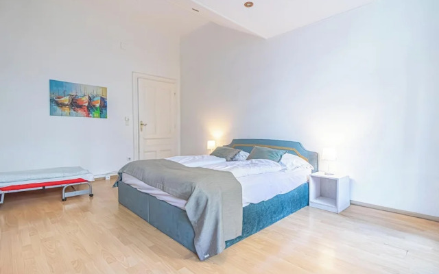 Modern 2BR Apt Longstay Sleeps 5