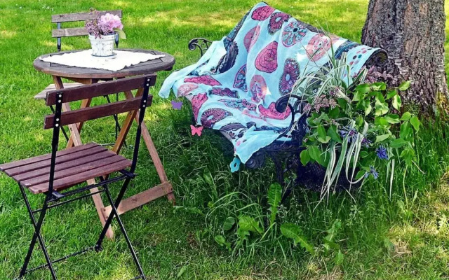 Tranquil Lake View Cottage-by Traum