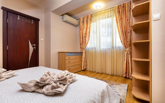 Centrally-located 1BD Apartment near Kapana