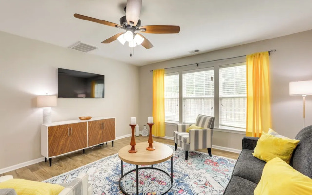 Charming North Charleston Townhome - Pets Welcome!