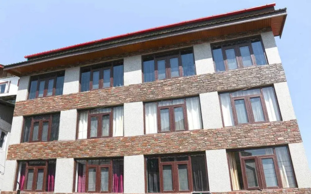 OYO Rooms Near Zero Bridge