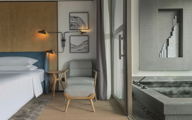 Sheraton Maoming Hot Spring Resort – Guest Rooms – Maoming