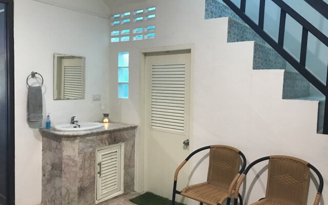 Coasters Hostel and Cafe
