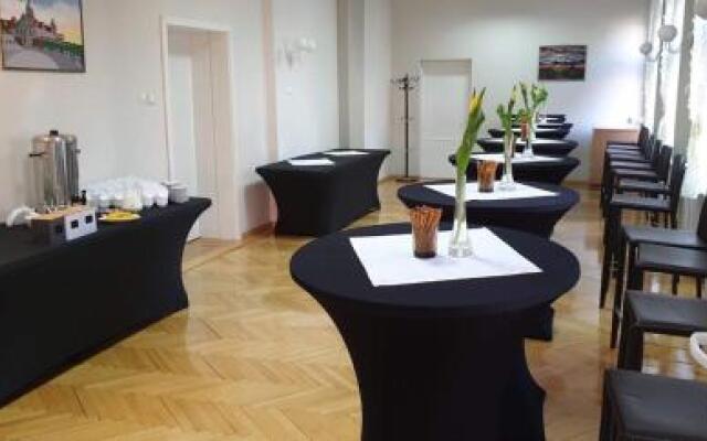 Ow Meduza I Biala Mewa