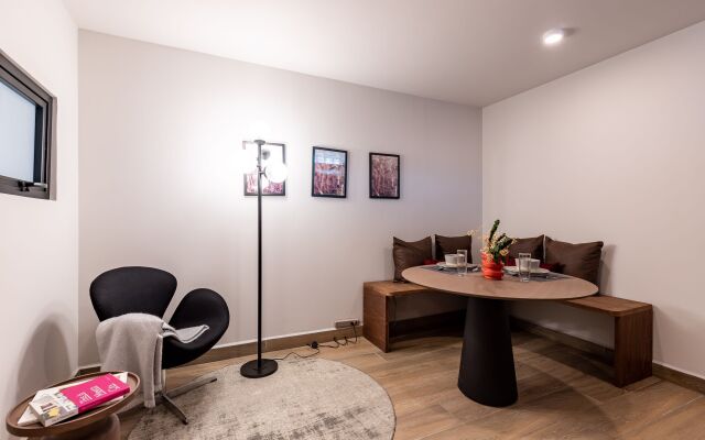Casai Roma | 1BR | Alameda Central Apartment