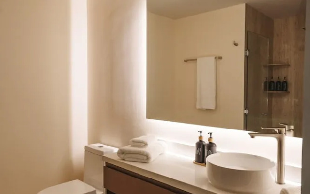Gorgeous Loft Jungle Views and Premium Amenities