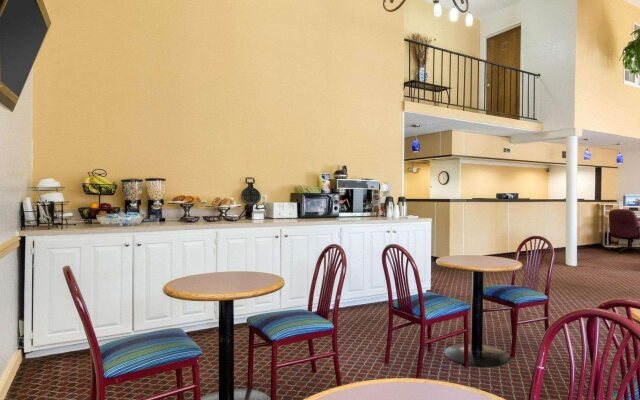 Rodeway Inn Emporia Inn