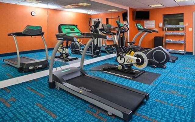 Holiday Inn Express & Suites Junction City by IHG