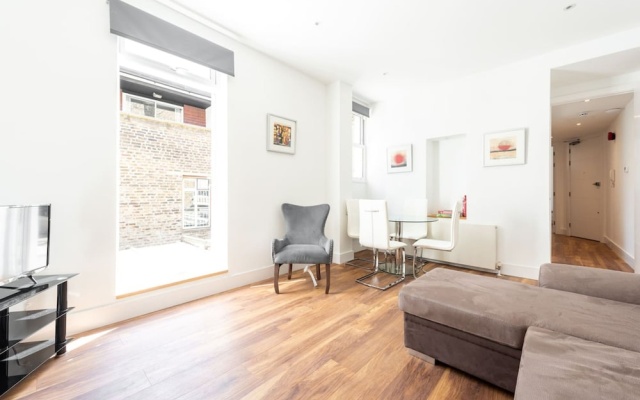 Trendy Paddington Flat SS1
