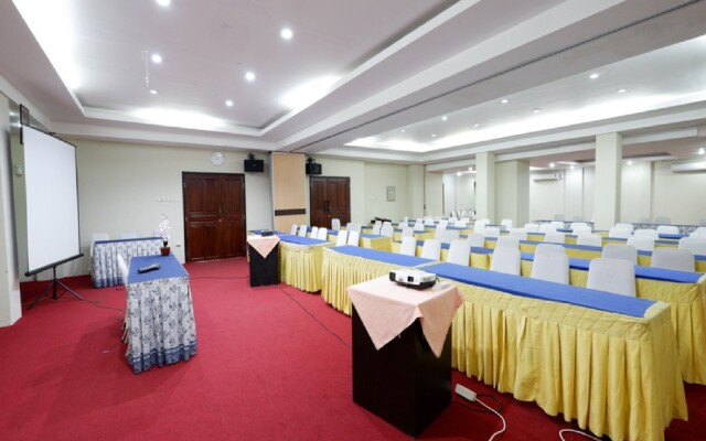 RedDoorz Plus @ Singosari Raya