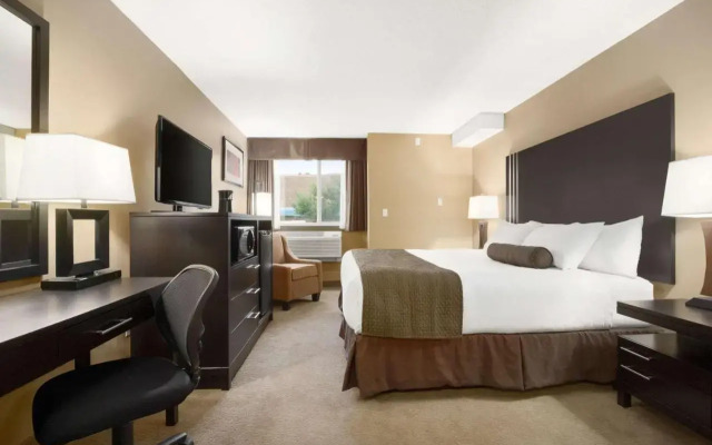 Econo Lodge Causeway Bay