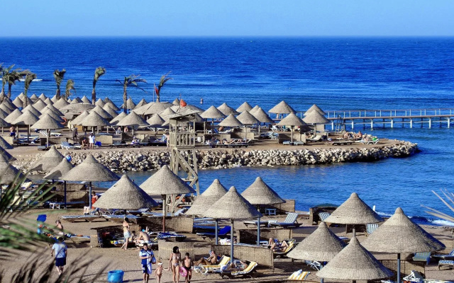 Parrotel Beach Resort