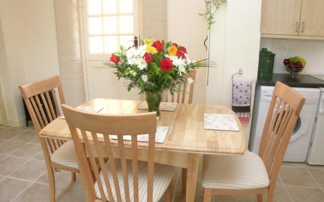 Falstaff Cottage for up to 5, Stratford upon Avon