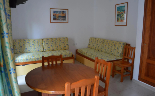 Apartamentos Royal