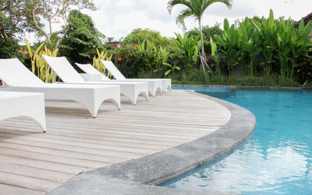 Airy Premier Seminyak Pantai Batu Belig Bali