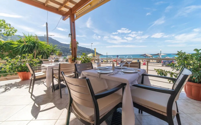 Athina Hotel
