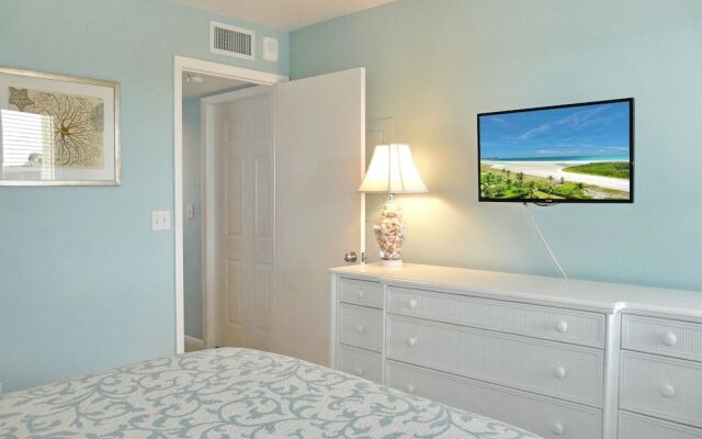 Unique Beachfront Condo With Panoramic Beach View