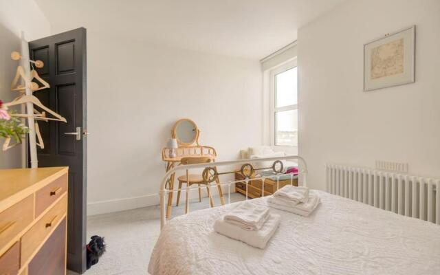Worthing sea-front apartment