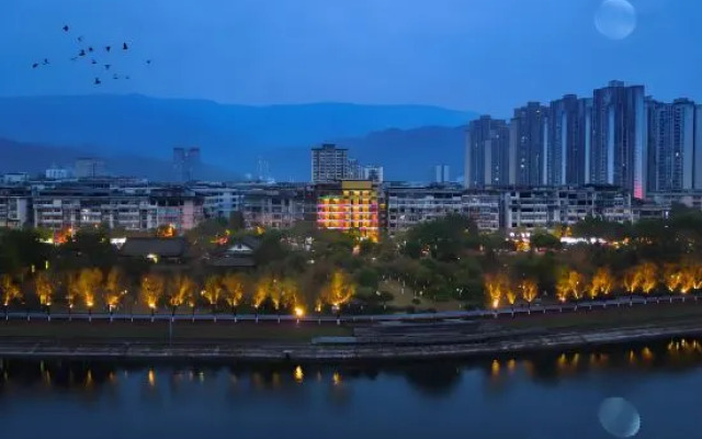Hanting Hotel (Kaizhou Hanfeng Lake)