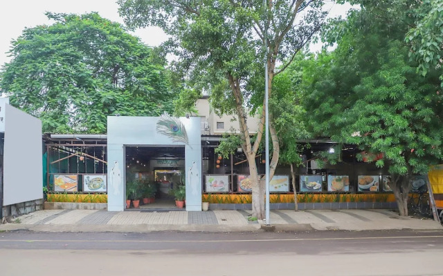 OYO 15847 Hotel Mathura Lodging