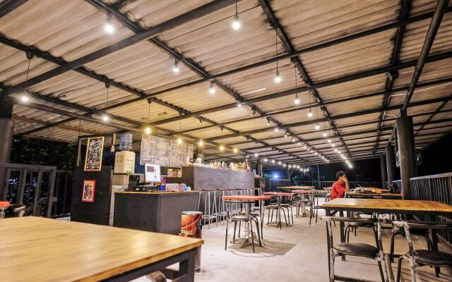 ZEN Rooms B Walk Batu