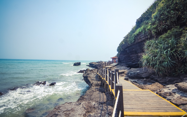 Vienna Hotel (Beihai Weizhou Island Lanqiao seaview shop)