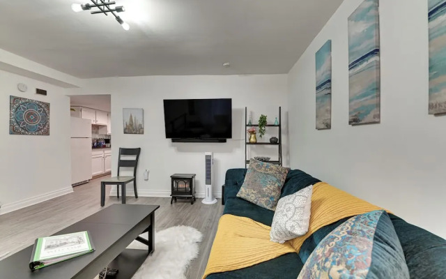 Walk to Downtown Albany: Ten Broeck Triangle Apt!