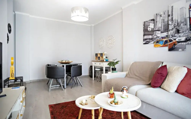 Gulbenkian in Faro With 2 Bedrooms and 1 Bathrooms