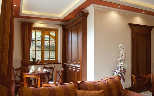 KRUPÓWKA MOUNTAIN RESORT - Widokowy hotel z basenami i wellness