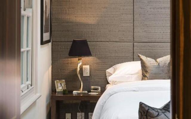 Spectacular Knightsbridge House Harrods 1 minute