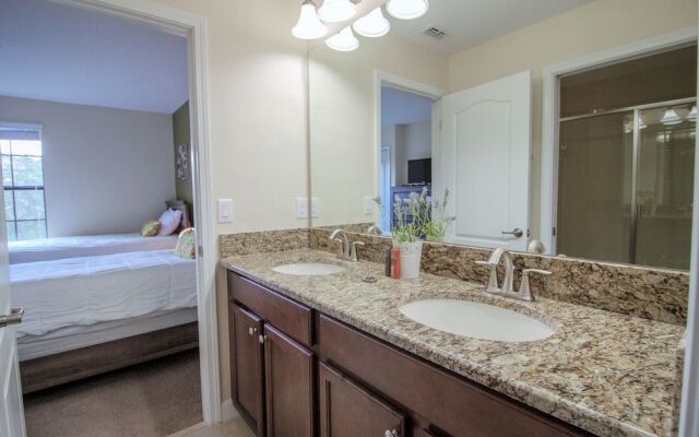 Champions Gate 9027 B