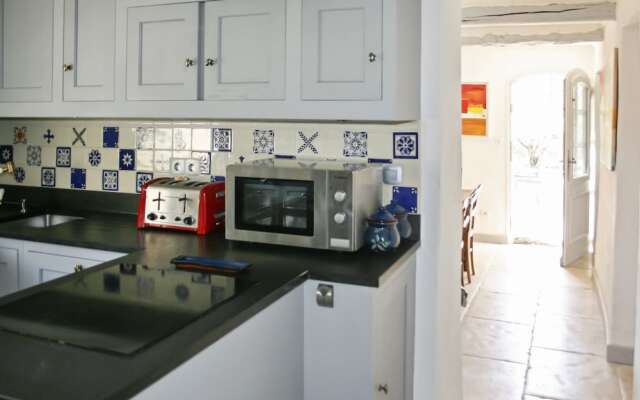 Villa With 4 Bedrooms in Mollans-sur-ouvèze, With Wonderful Mountain V