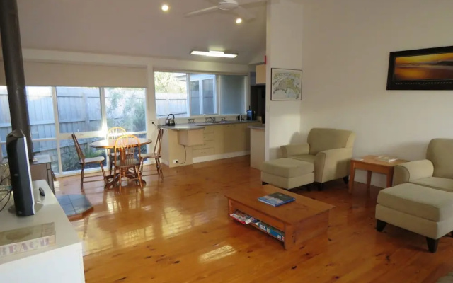 5 Little Penguin Cottage in Cowes – Guest Rooms – Cowes