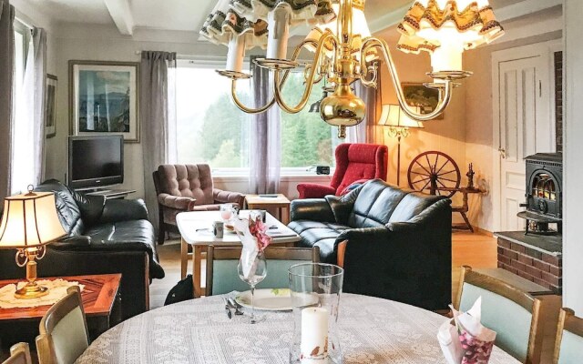 6 Person Holiday Home in Lonevåg